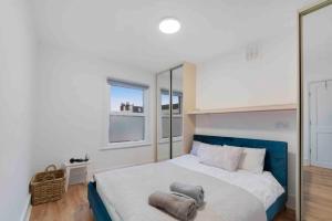 Shepherds Bush, W12 Apartment 2nd Floor Sleeps 4