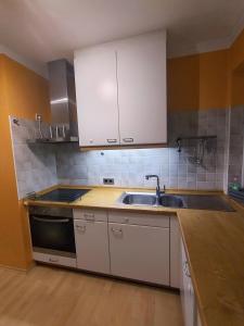 Casa Dami - Charmante Ferien- und Monteurwohnung in Flughafennähe