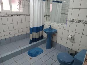 The yellow house in the valley