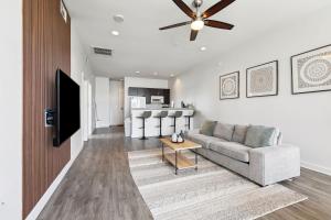 Stylish Downtown High-Rise - 2BD