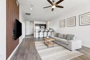 Stylish Downtown High-Rise - 2BD - Порт Аллен