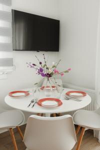 Beautiful lake apartment