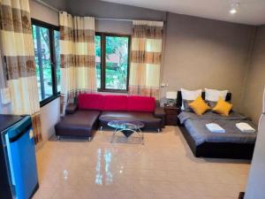 Phalaburi resort by dreamhouse