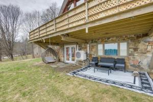 Walk to Trails Artsy Mtn-View Getaway in Vernon!