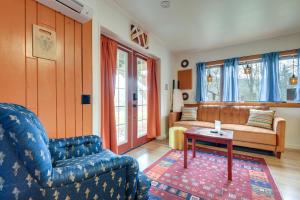 Walk to Trails Artsy Mtn-View Getaway in Vernon!