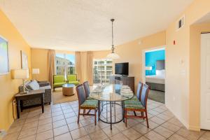 Deluxe One-Bedroom King Suite room in Vacation Village At Parkway