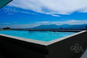 Infinity Pool Apartment