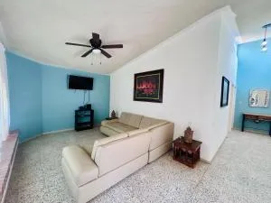 Chalet Azul a 3 min del parque acuático - Tonatico