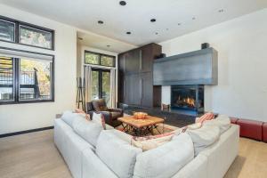 Bear Creek West by Exceptional Stays