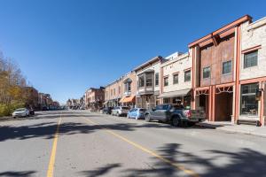 Bear Creek West by Exceptional Stays