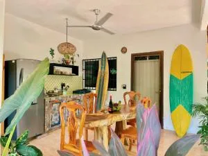 Green Studio at Casa Cacao with Terrace and Starlink - Malucano