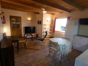 Maisons de vacances Gite cosy avec exterieur prive a Montelimar : photos des chambres