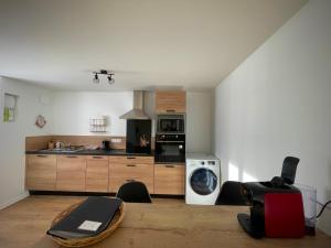 Maisons de vacances Maison centre bourg Echire : photos des chambres