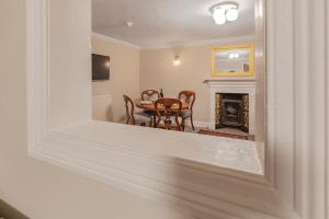 Spaceship 4 Luxury 4 BR by AltoLuxoExperience Short Lets & Serviced Accommodation With Free Wifi & Parking