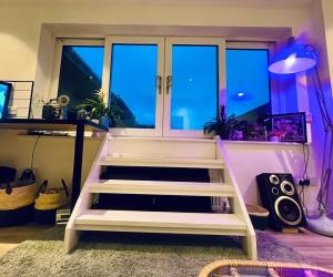 Spacious Apartment with Private Terrace close to Beaches and the New Forest