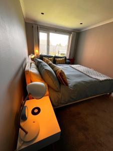 Spacious Apartment with Private Terrace close to Beaches and the New Forest