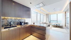 Vacationer Holiday Homes I Luxurious 1 Bed l Panoramic Palm Views l Iconic Location