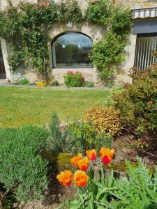 Grande longère au port