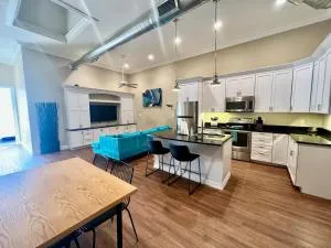 Main Street Loft - Above Patton Diner Downtown CF! - 锡达拉皮兹