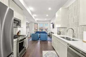 Brick Beauty Downtown, 3BR, Fenced Yard, Garage! - 韦弗利