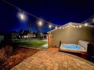 3Bed 2Bath Outdoor Oasis, Fenced Yard, HOT TUB! - 韦弗利