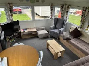 Jay 35 4 bed sleeps up to 8 dog friendly caravan Thornwickbay haven site on East coast - Bempton