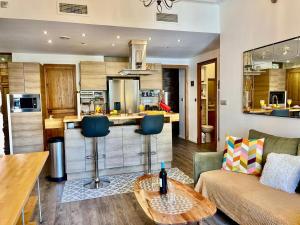 Le Splendide YourHostHelper