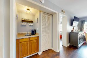 Plantation East #3223