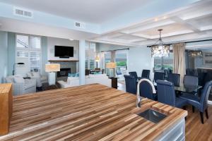 1120 Duneside Villa by Akers Ellis Rentals