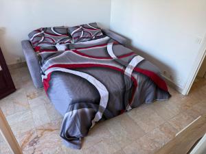 Studio calme à deux pas de la mer avec jardin et parking privé