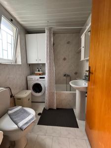 Lynnes Harmony Chania Beach Studio