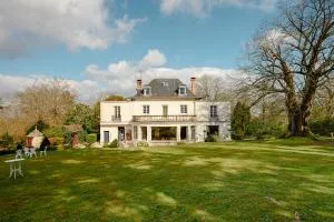 Villa Luxueuse avec Piscine et Spa, Montfort L'Amaury - La Queue-lès-Yvelines