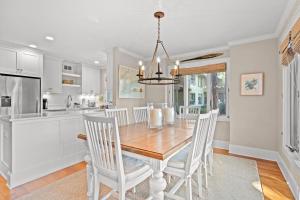 1309 Fairway Oaks Villa by Akers Ellis Rentals