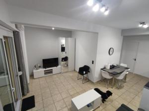 Ammos Seaside Apartment - 100 metres from the sea