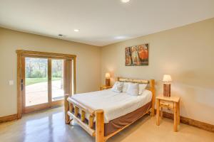 Spacious Group Getaway Near Cumberland River!