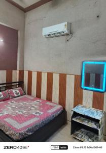 SIDHU GUEST HOUSE double bed attach bathroom room