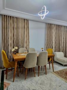 Salon et 3 chambres meublées au jardin de carthage