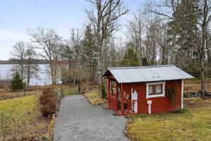 Charming and Cozy Holiday Cottage in Adelsö