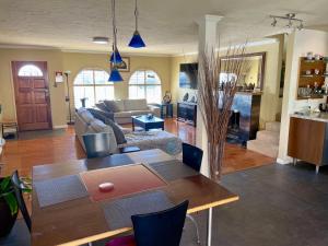 Room in Bay Park, San Diego