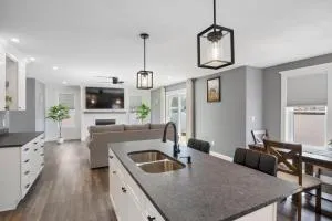 Cool New Dover Home - Barrington