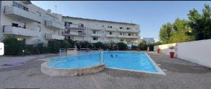 T2 avec parking sous sol et piscine dans résidence