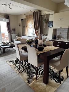 Diamond Sunset Apartments