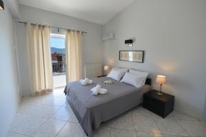 Three-Bedroom Apartment room in Regalo Apartments