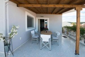 Regalo Apartments Lefkada Greece