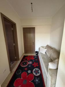 ڤيلا بجاردن في كومبوند لاڤيستا توباز العين السخنه