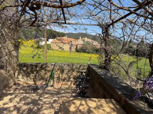CASA RURAL DE ENSUEÑO EN CANTALLOPS CON 9 HABITACIONES DOBLES CON BAÑO PRIVADO Y PISCINA DE 20M x 2,70M