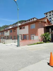 Excelente TownHouse para Turistas en Mérida - Mérida