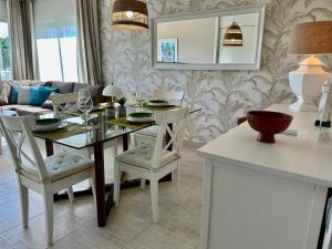 A 600 metros de la playa con piscina, ideal para familias