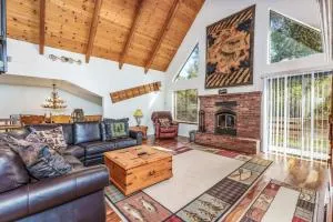 Stimboli Lodge - Coarsegold