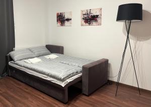 Nowy plażowy apartament z siłownią i halą garażową